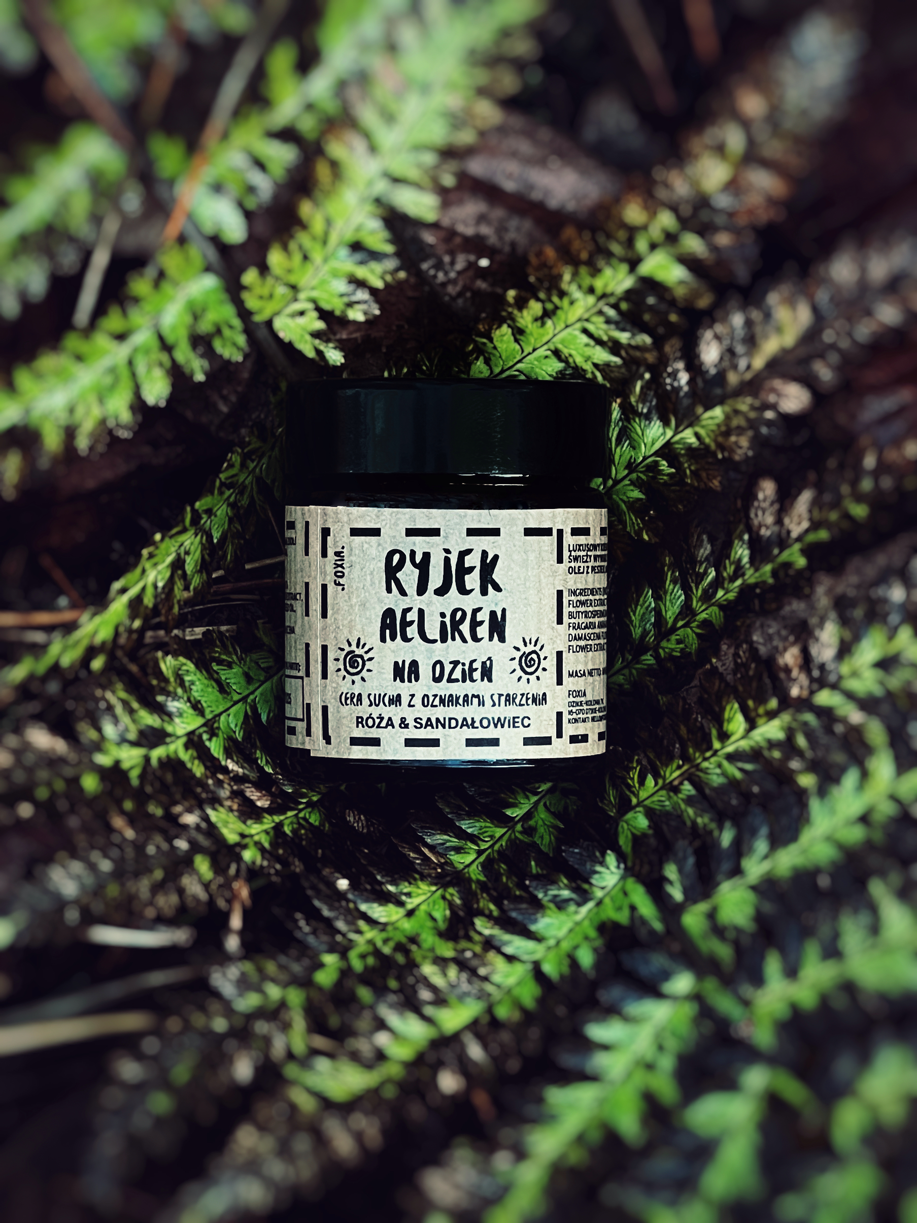 Różany krem do twarzy na dzień Aeliren marki Foxia